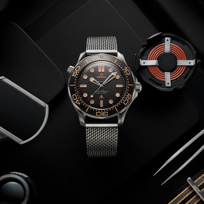Seamaster Diver 300M 007 Edition 42 mm + FREE Extra NATO Strap