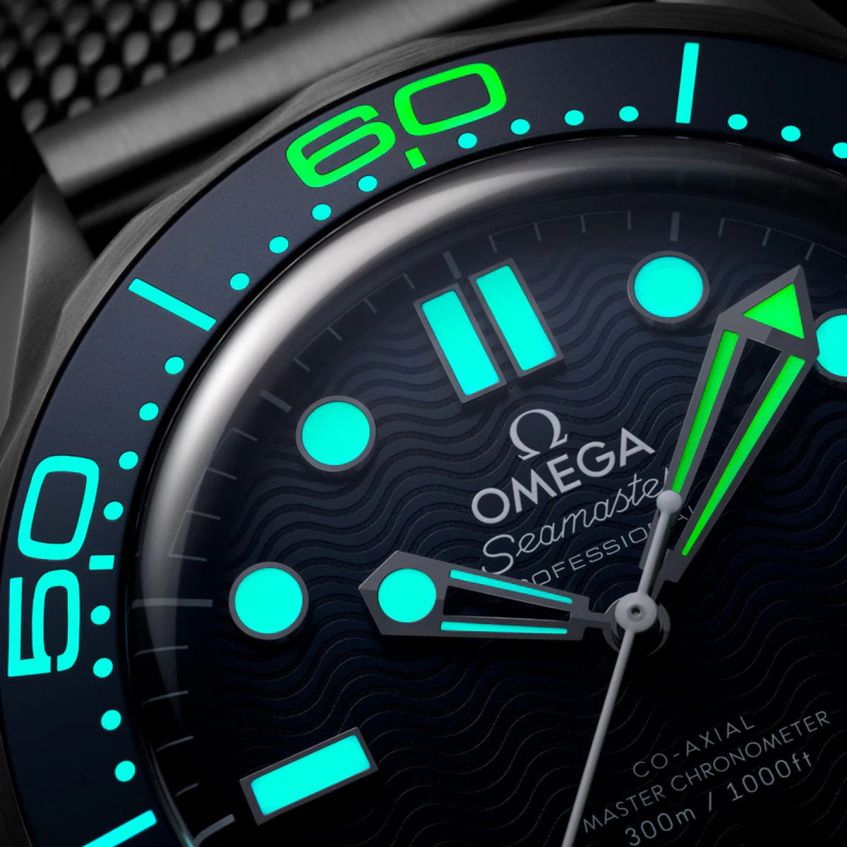 Seamaster Diver 300M James Bond 60th Anniversary 42 mm + FREE Extra NATO Strap