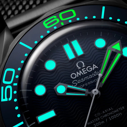 Seamaster Diver 300M James Bond 60th Anniversary 42 mm + FREE Extra NATO Strap
