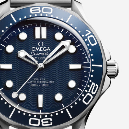 Seamaster Diver 300M James Bond 60th Anniversary 42 mm + FREE Extra NATO Strap